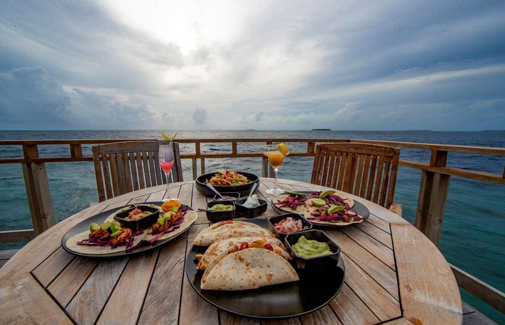 Furaveri Island Resort And Spa Muravandhoo Restaurant photo